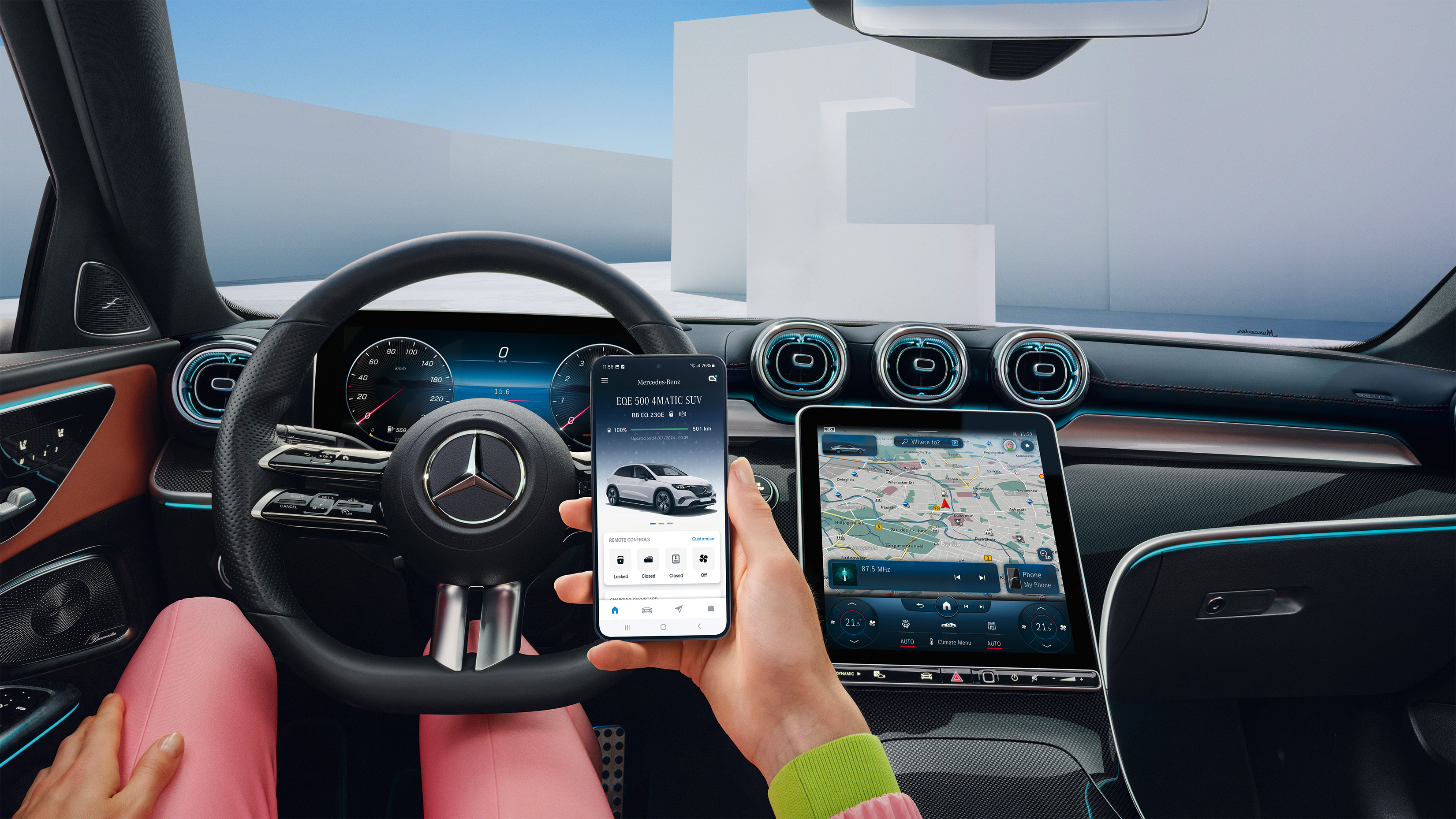 Apps | Mercedes me Man opening the Mercedes me App on his smartphone.