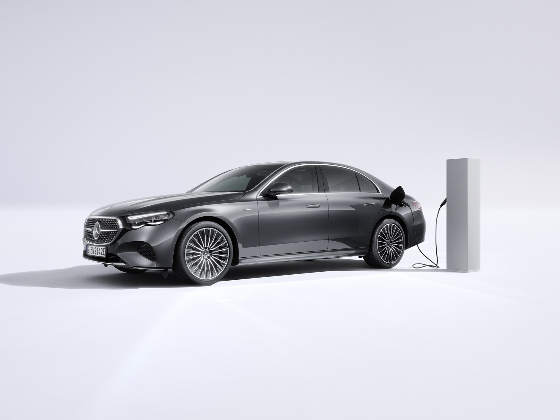 Side view of the Mercedes-Benz EQE. Electric mobility by Mercedes-Benz.