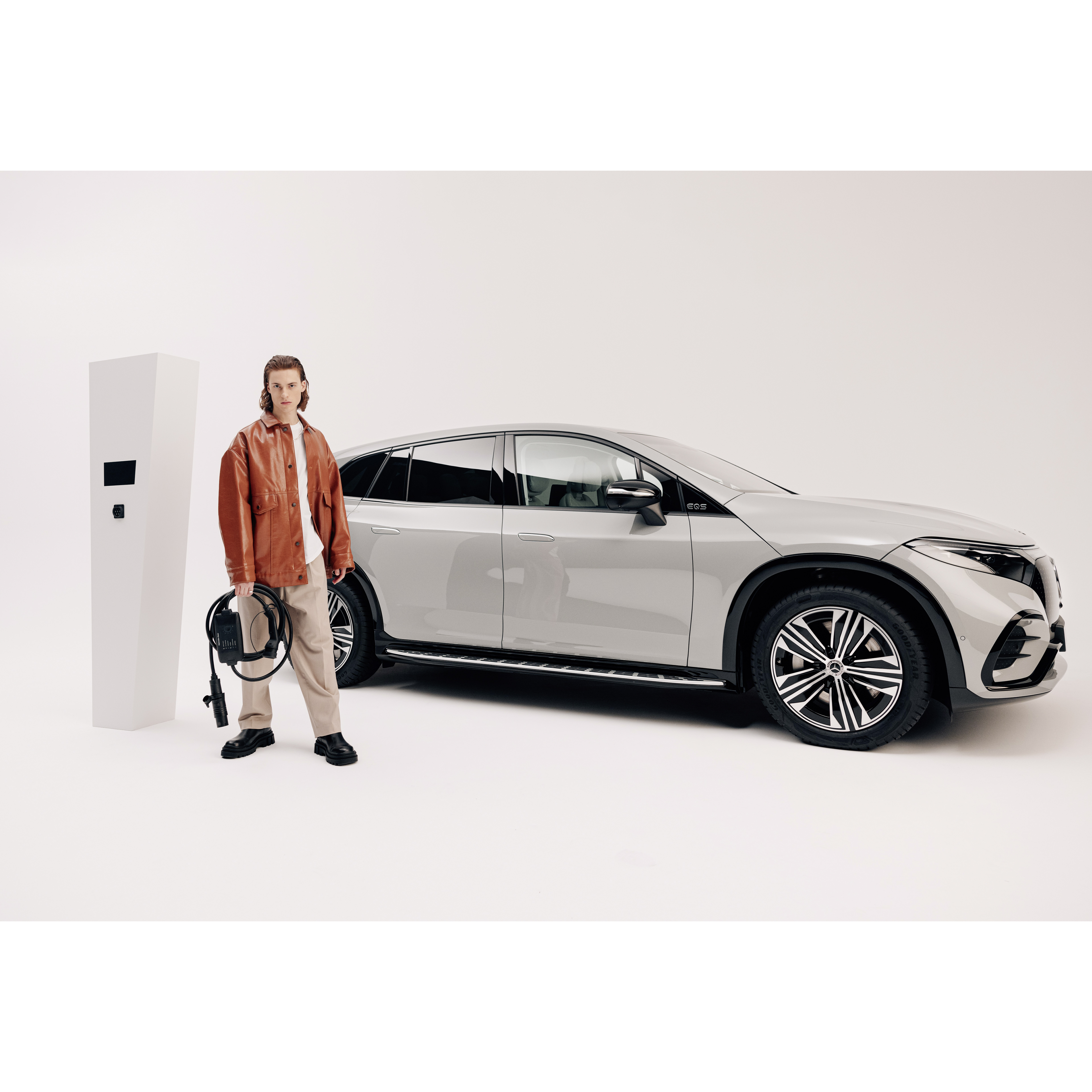 Flexible Charging System Pro | Charging | Mercedes-Benz The Flexible Charging System Pro from Mercedes-Benz.