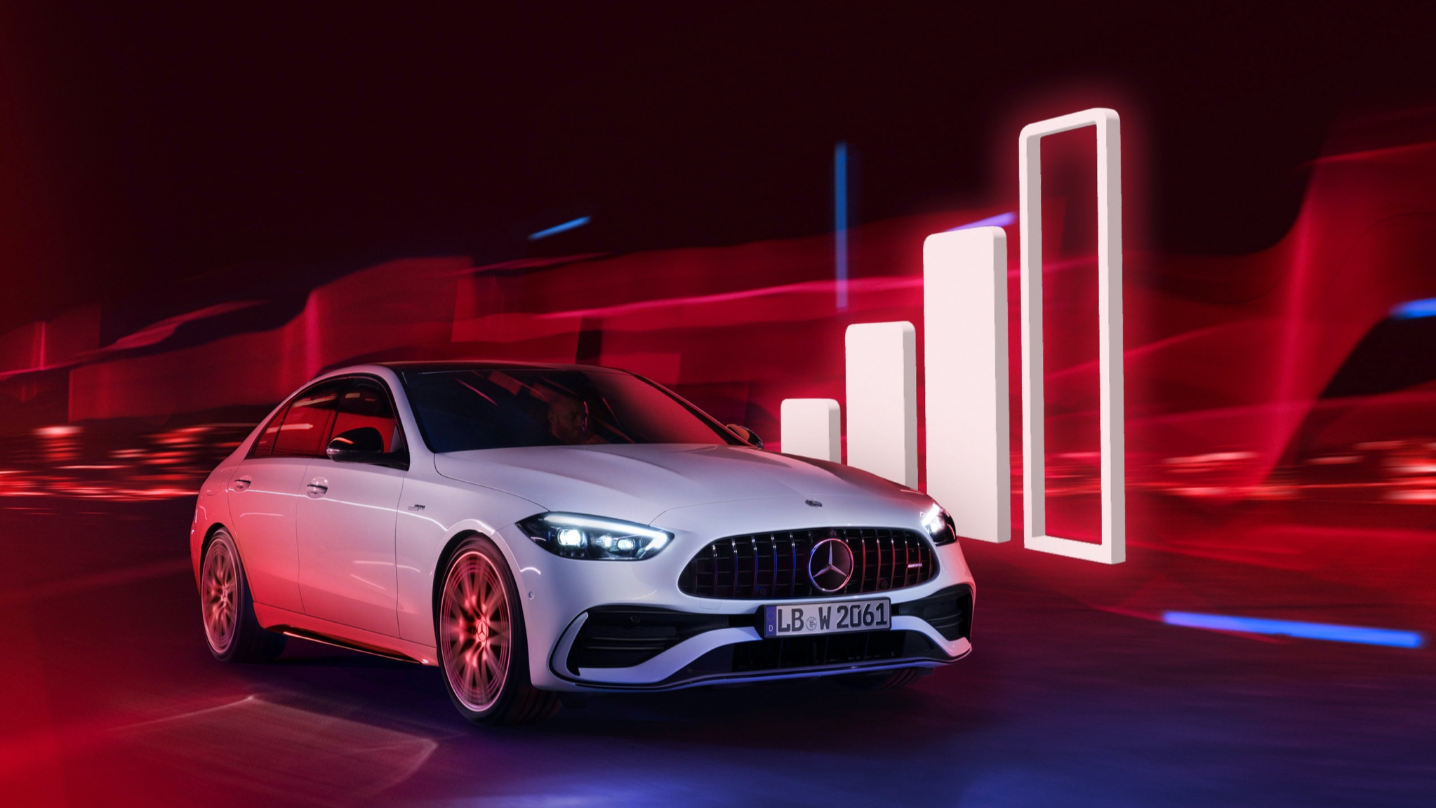 Comfort data volume from third-party | Entertainment | Mercedes-Benz A Mercedes-Benz driving past visualisation of a reception signal bar.