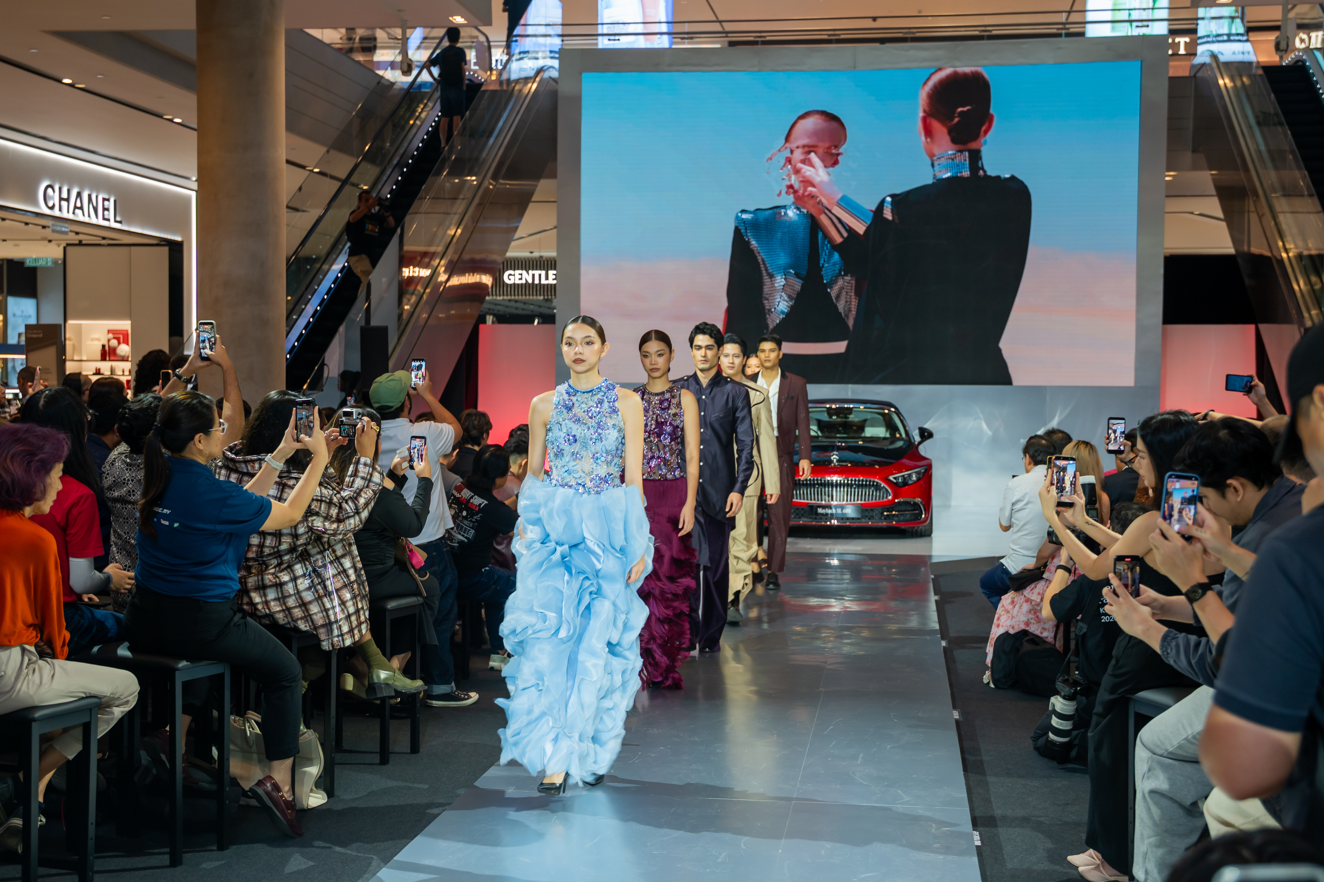 Beyond the runway: the new Mercedes-Maybach SL Monogram Series Beyond the runway: the new Mercedes-Maybach SL Monogram Series