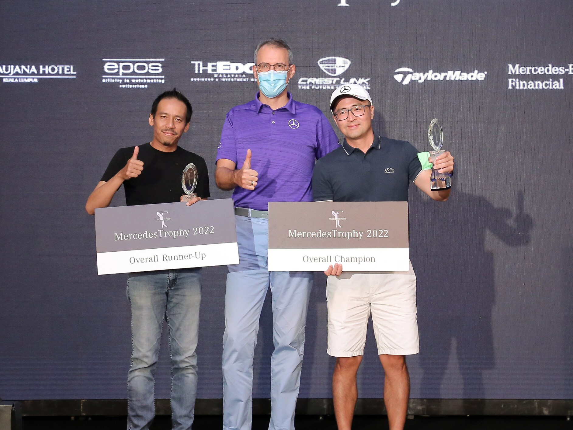 (From L-R) Mr Shamsul Fadhli, Overall Runner Up, Michael Jopp, Vice President of Sales and Marketing at Mercedes-Benz Malaysia and Mr Lew Pei Yew Overall Champion at the 2022 MercedesTrophy National Final.