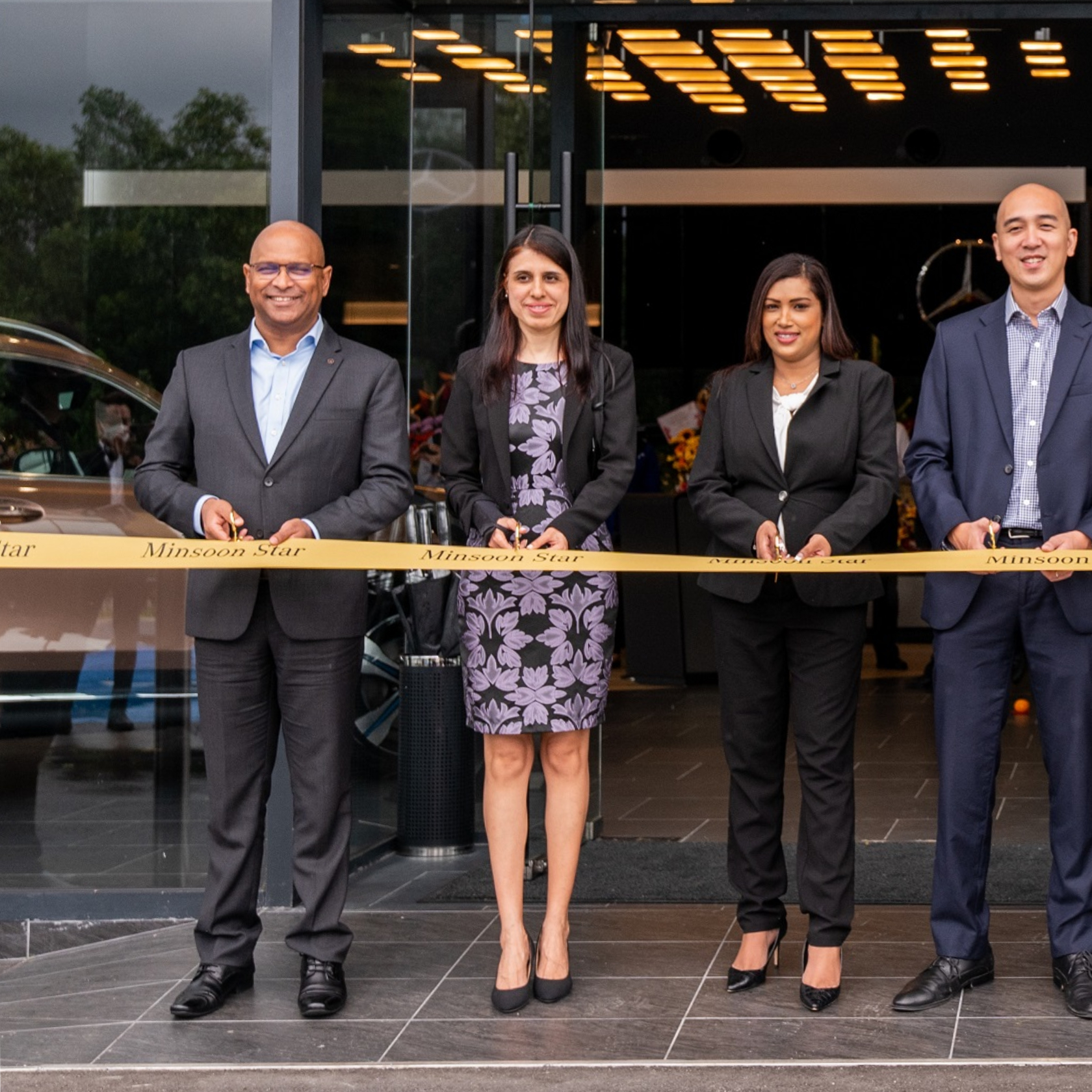 MBM x Minsoon launch newly relocated Autohaus in Seremban - News & Events Slide 1: From (L-R) Edmin Naidoo, Vice President, Customer Services, Mercedes-Benz Malaysia, Anamika Talwar, Managing Director, Mercedes-Benz Services Malaysia, Sagree Sardien, CEO & President, Mercedes-Benz Malaysia, Leonard Yeo, Director, Minsoon Star Sdn. Bhd.,