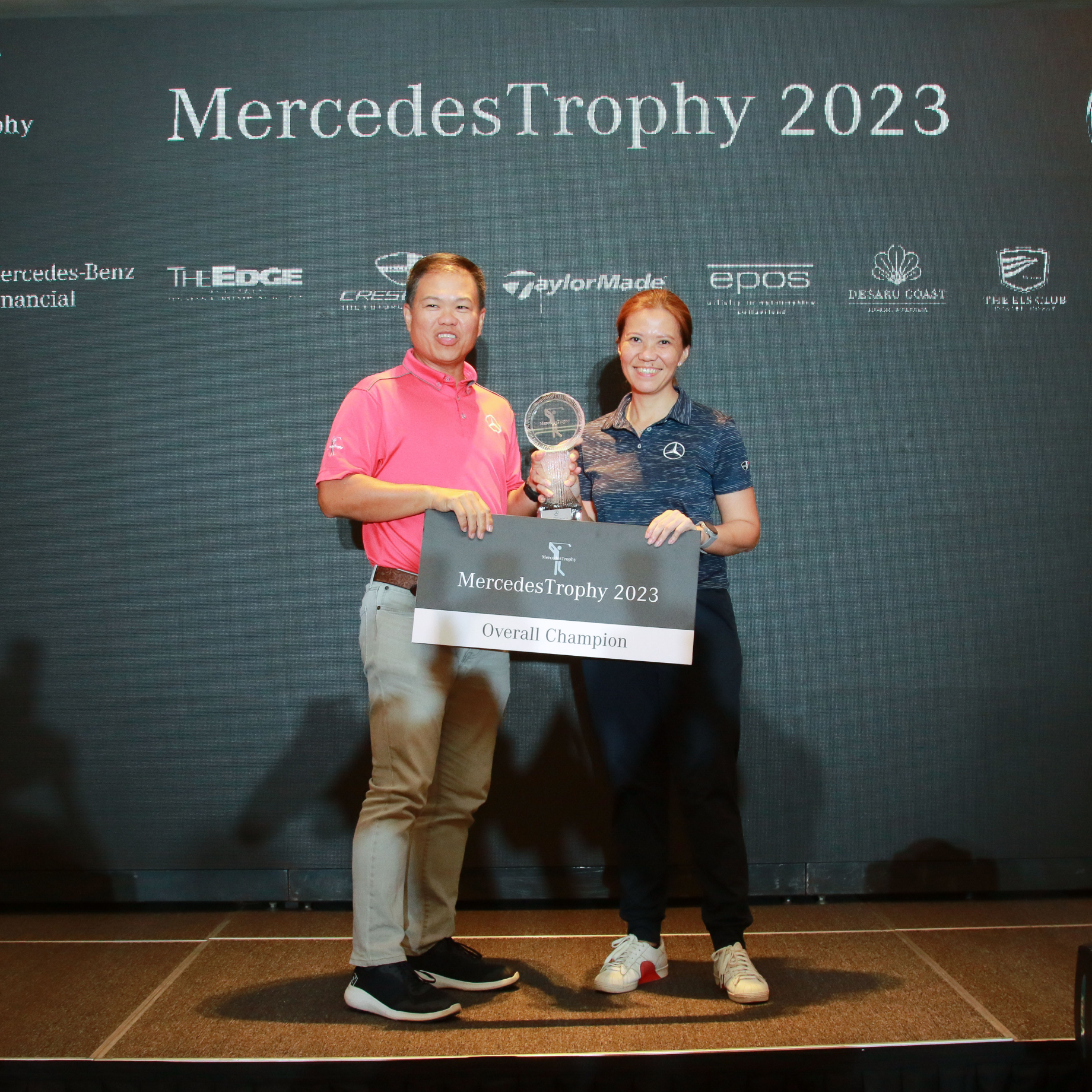 MercedesTrophy 2023 National Finals - News & Events Article (From L to R) Overall Champion Mr Lim Wee Tet and Ms Elaine Hew, General Manager, Marketing Communication at Mercedes-Benz Cars, Malaysia and SEA II at MercedesTrophy National Final 2023