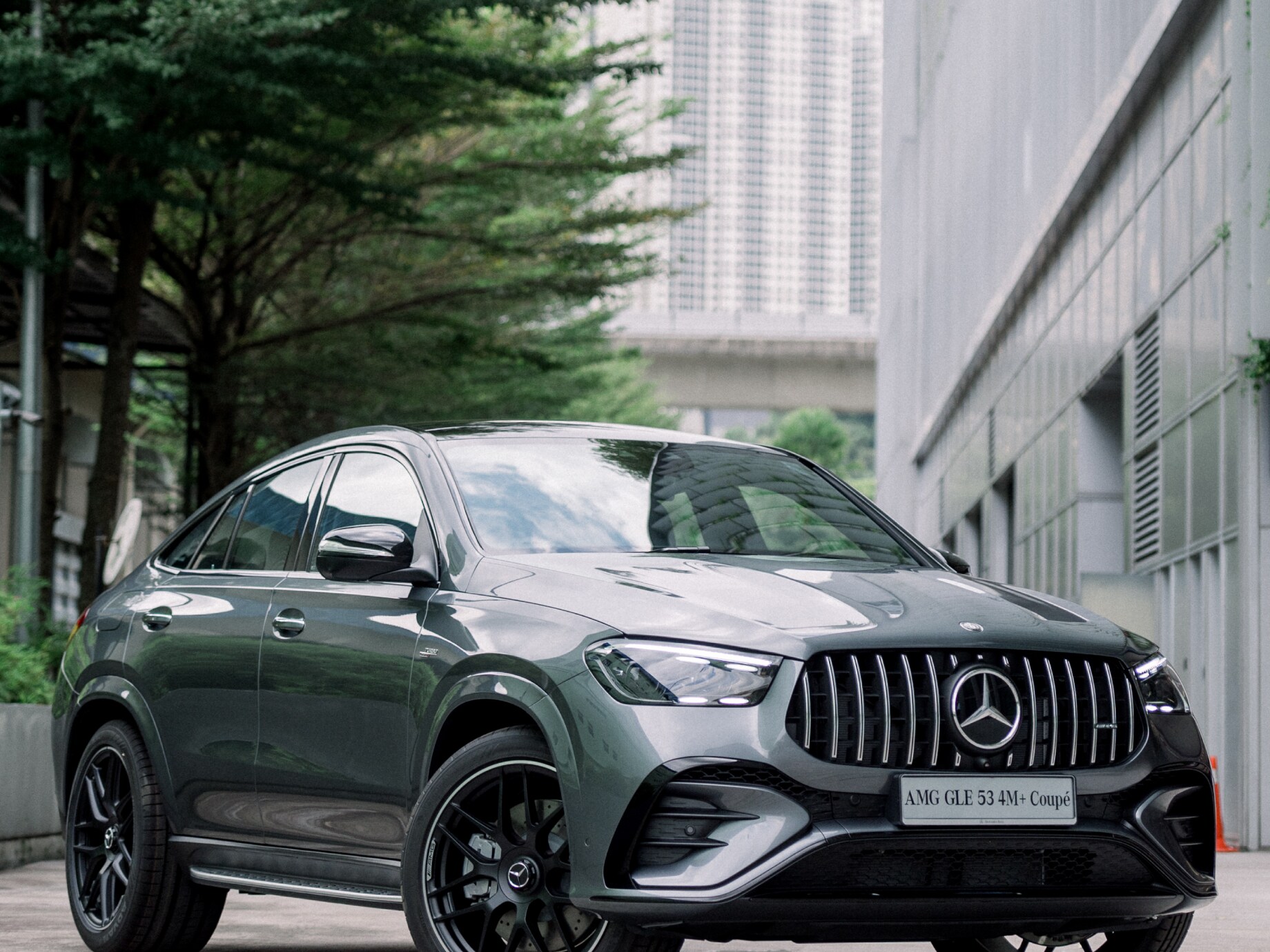 Front side image of the new Mercedes-AMG GLE 53 4MATIC+ Coupé