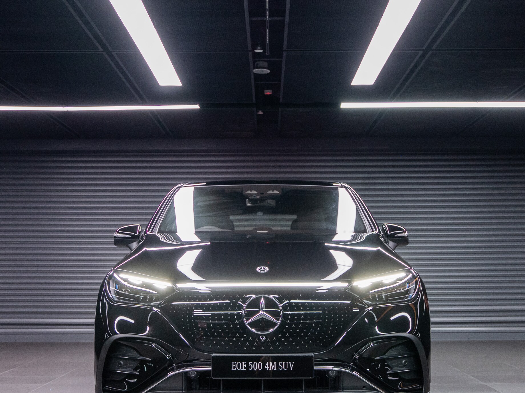 Front image of the EQE SUV