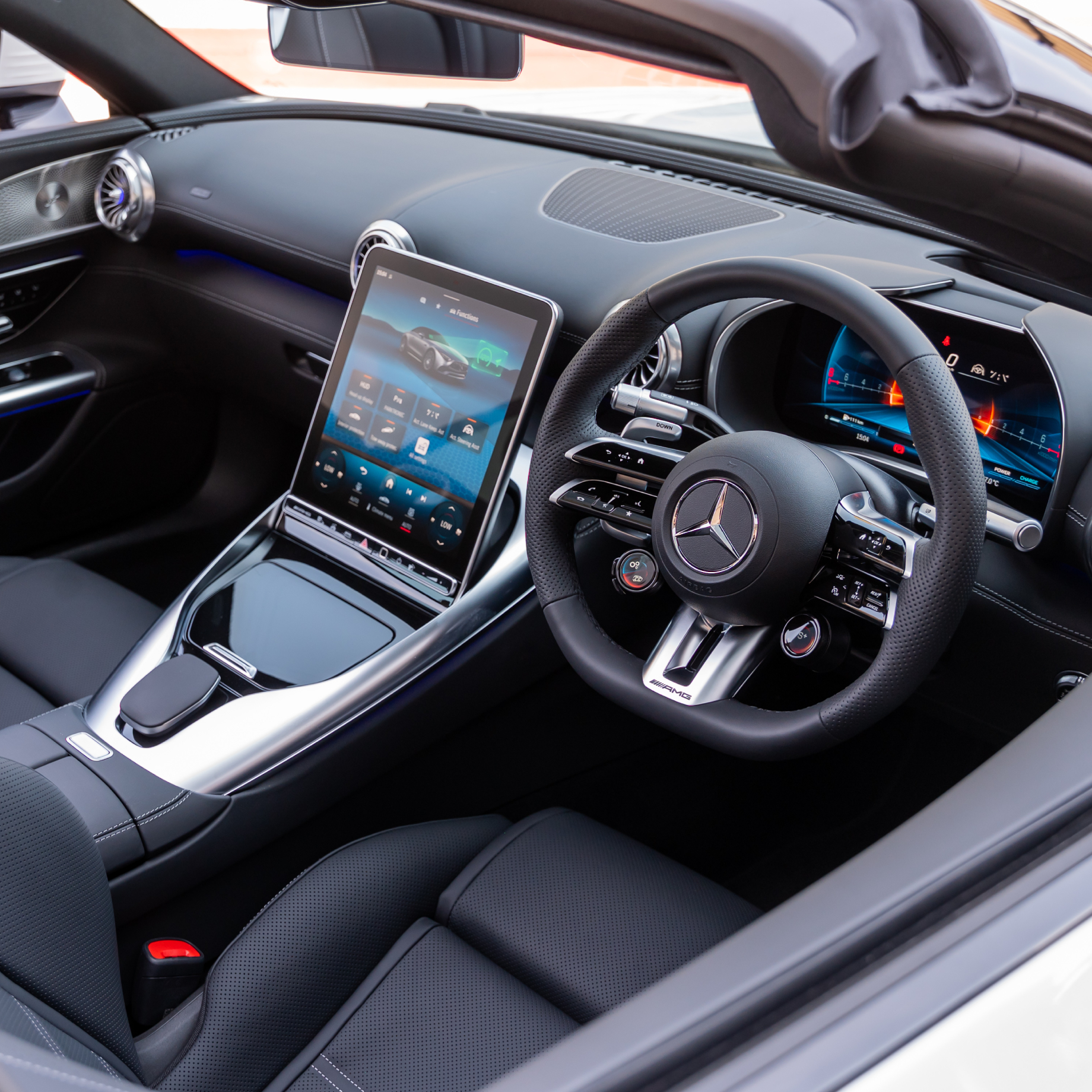 The new Mercedes-AMG SL 43 - News & Events Article Driver side interior of the Mercedes-AMG SL 43